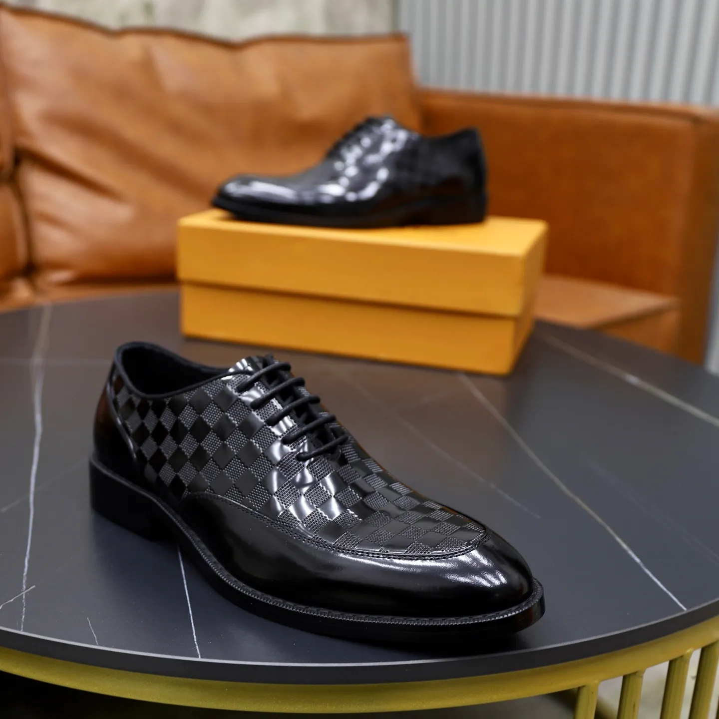 Men's shoes: 280🙅‍♂️🙅‍♂️🙅‍♂️Niuli Brand: LV Louis Vuitton Size: 39-44 (38, 45, 46 can be customized) Level: Counter classic Material: Original soft cowhide upper Comfortable cowhide lining Original lightweight outsole Style category: Formal business casual driving leather shoes Color: Color of the actual picture